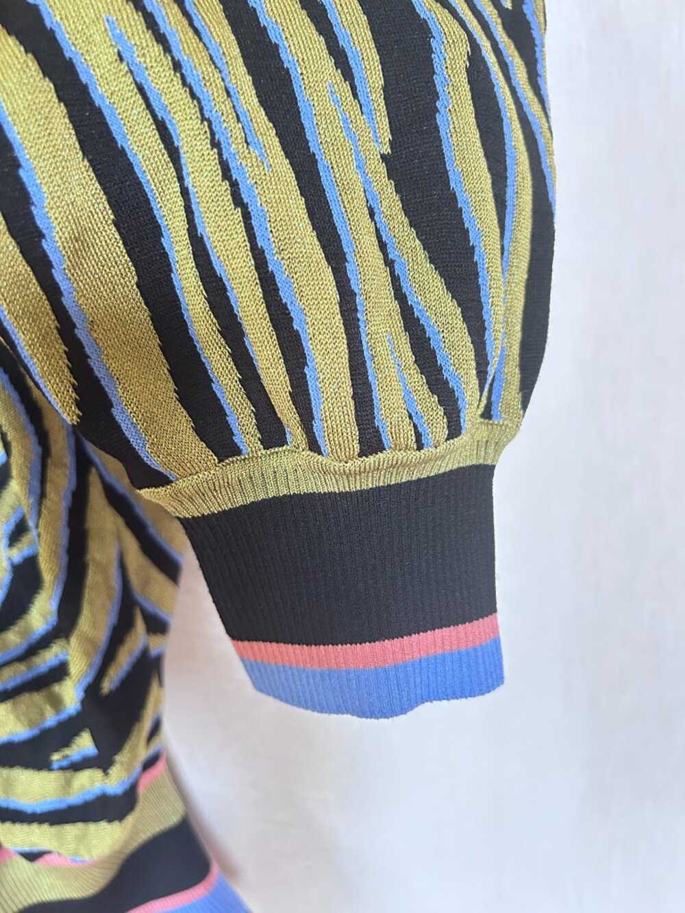Diane Von Furstenberg Black and Olive Zebra V-Neck Sweater - Picture 6 of 9